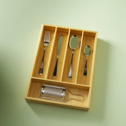 Bestikkskuff i bambus 25,5 x 36 x 5,5 cm.