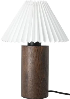 Bordlampe i tre med plissert lampeskjerm Northlight