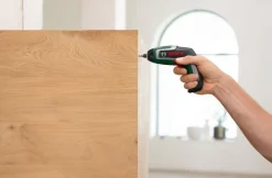 Bosch IXO 7 elektrisk skrutrekker med 10 bits, oppladbar