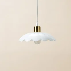 Britta taklampe i glass, blomst, hvit, Northlight