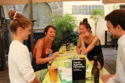 Cards Against Humanity: International Edition, fra 17 år