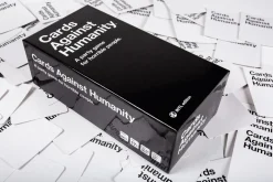Cards Against Humanity: International Edition, fra 17 år
