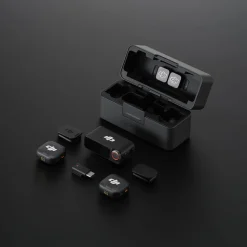 DJI Mic 3 trådløst mikrofonsystem (2 TX + 1 RX + ladeetui)