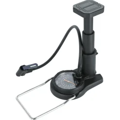 Fotpumpe med manometer og ventiladaptere 11 bar
