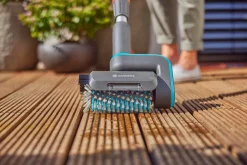 Gardena AquaBrush Set 18 V batteridrevet terrassevasker