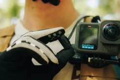 GoPro Contacto sett med magnetisk luke og strømkabler