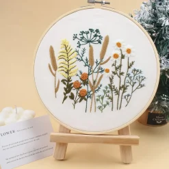 Hobbysett med broderi av markblomster, for nybegynnere, fra 12 år