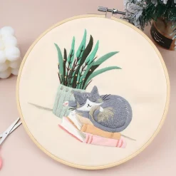 Hobbysett med broderi av sovende katt, for nybegynnere, fra 12 år