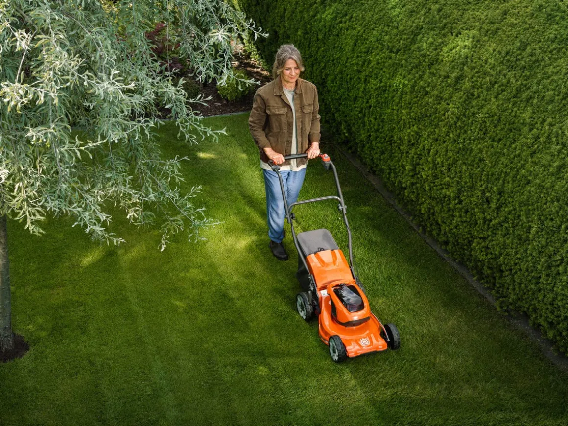 Husqvarna LC 137i batteridrevet gressklipper 1 batteri, 36 V