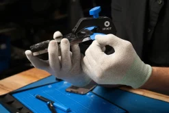 iFixit Clampy Anti-Clamp antiklemme for skjerm