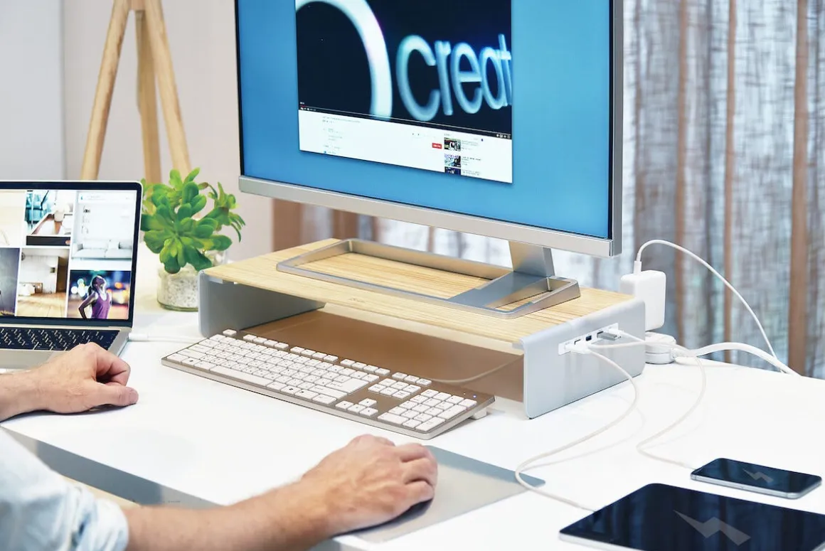 j5create JCT425-N skjermstativ med USB-C-hub