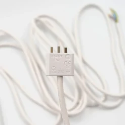Jordet lampestøpsel DCL med 4 meters ledning, hvit
