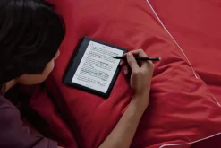 Kobo Libra Colour lesebrett med fargeskjerm på 7 tommer
