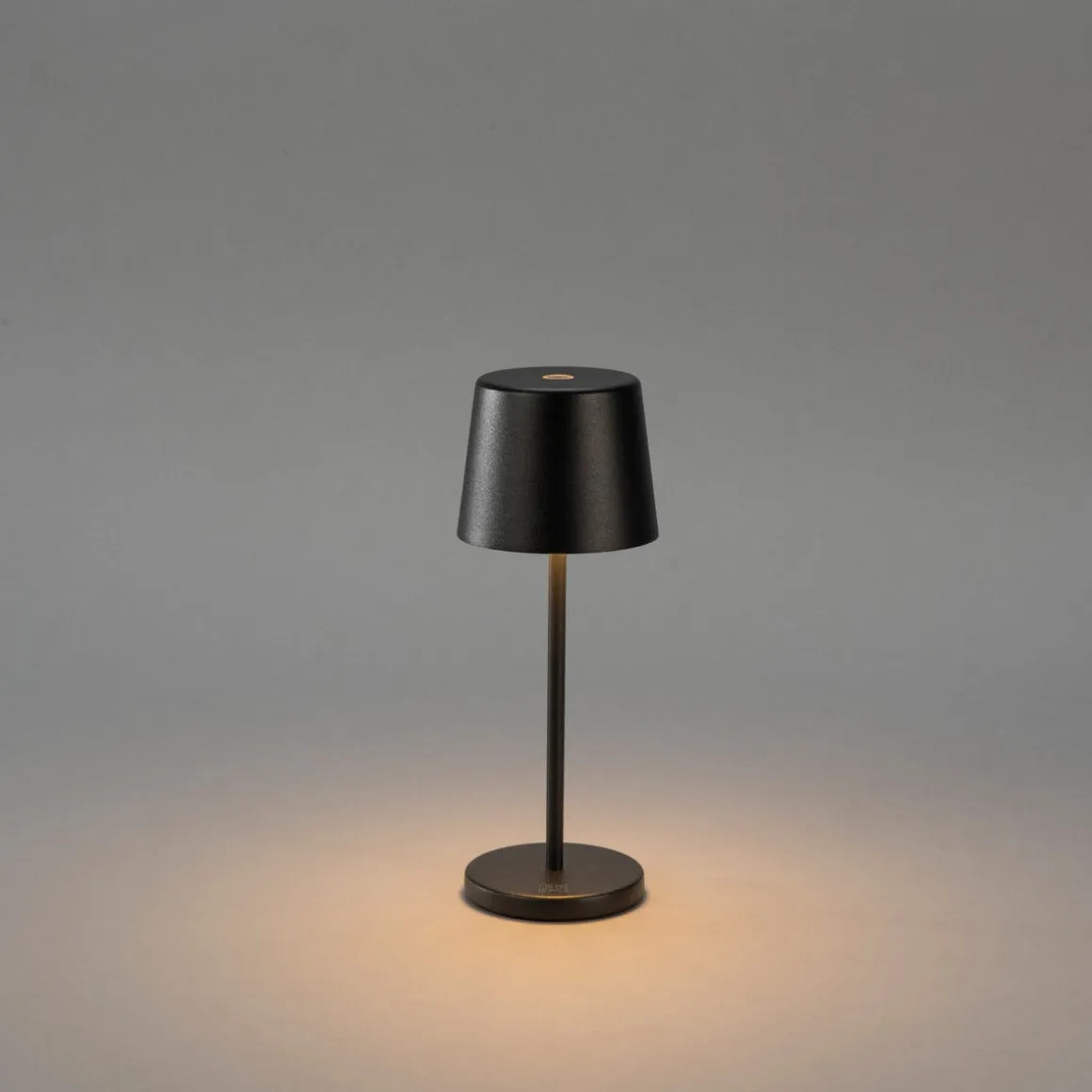 Konstsmide Vence bordlampe med USB-lading