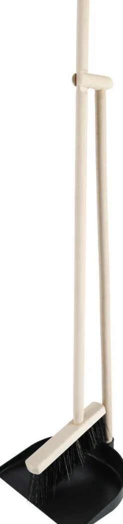 Kort og feiebrett i tre og plast, 90 cm