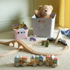 Lekesett med safaridyr i tre med hylle, fra 3 år