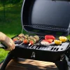 Liten, bærbar kullgrill med lokk og doble grillflater