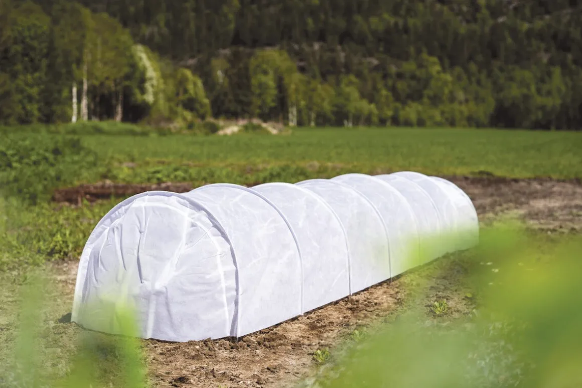 Nelson Garden tunneldrivhus fiberduk, 0,5 x 3 meter