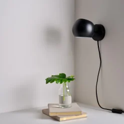 Northlight Isak svart vegglampe, innendørs