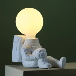 Northlight Neil bordlampe astronaut, E27, hvit