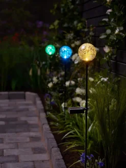 Northlight solcellebelysning kule på spyd RGB og hvitt lys