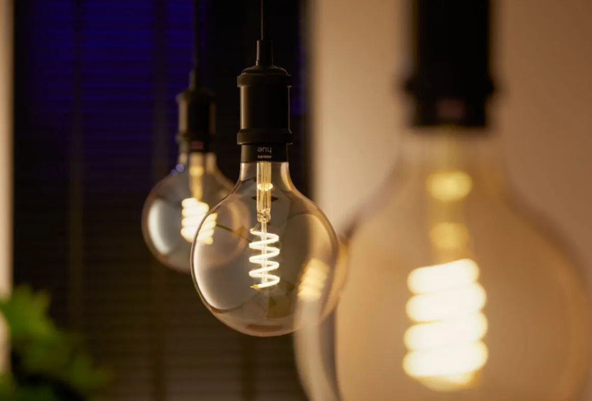 Philips Hue WA E27 LED-globepære, 7 W, Bluetooth