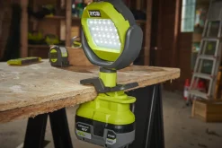 Ryobi arbeidsbelysning One+ 18 V RLCL18-0, batteridrevet