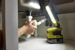 Ryobi arbeidslampe 900 lm R18ALP-0 One+, batteridrevet