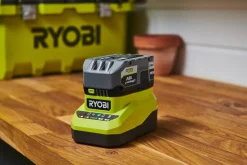 Ryobi batterilader 18V One+, RC18120A
