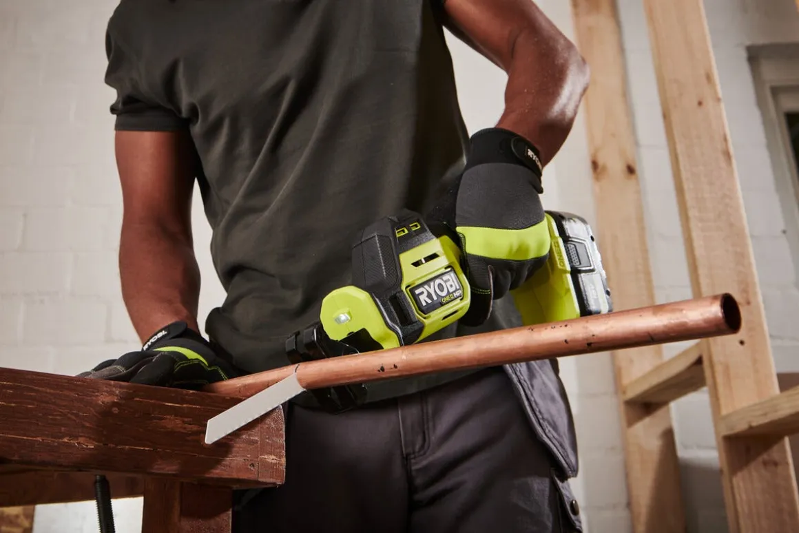 Ryobi Brushless Compact bajonettsag LED 18 V