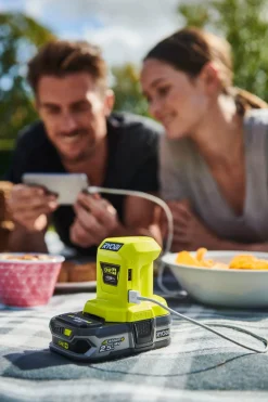 Ryobi R18USB-0 batterilader med USB-adapter