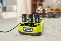 Ryobi USB Lithium 4 V hurtiglader 3 porter RC43P
