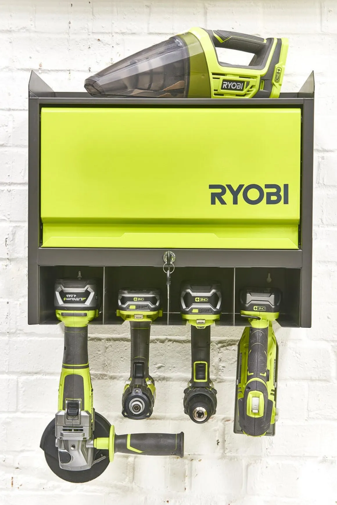 Ryobi verktøyskap RHWS-01, veggmontert med dør.