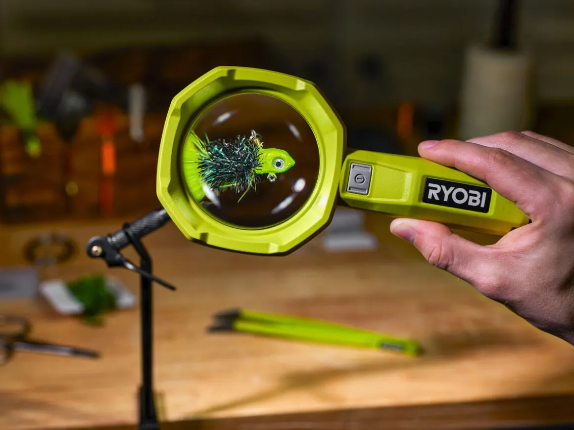 Ryobi RML4-0 forstørrelsesglass med lys 4 V USB Lithium