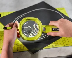 Ryobi RML4-0 forstørrelsesglass med lys 4 V USB Lithium