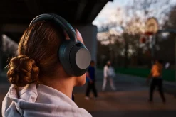 Sony ULT Wear trådløse over ear hodetelefoner ANC