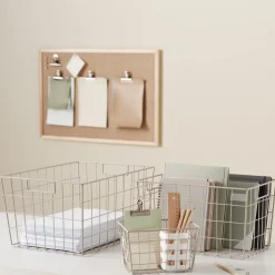 Trådkurv i beige metall