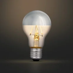 Varmhvit LED-pære E27 på 4,9 W, dimbar