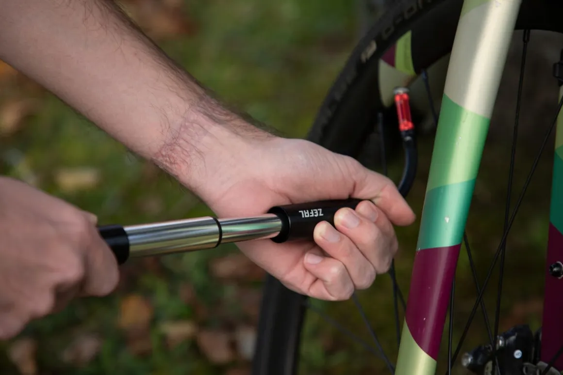 Zéfal Gravel Mini sykkelpumpe Presta, dekkbredde 35–47 mm